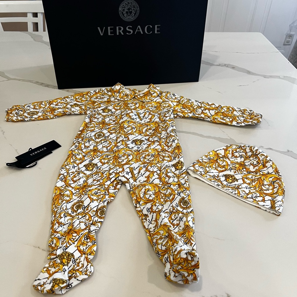 BNWT VERSACE BAROQUE STYLE Gold and White Footies One Piece + Beanie
